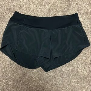2.5” Low-Rise Lululemon Black Short
